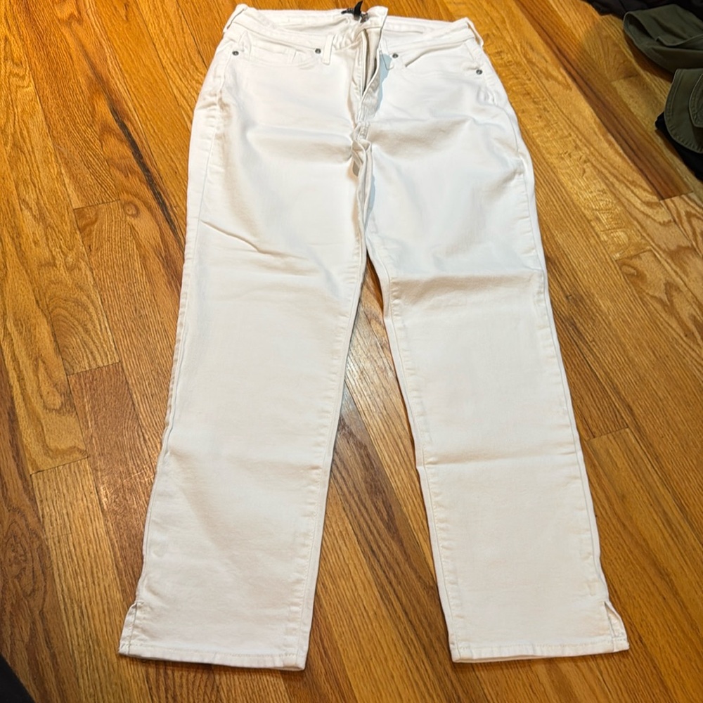 Curves 360 by NYDJ - size 8 short white denim